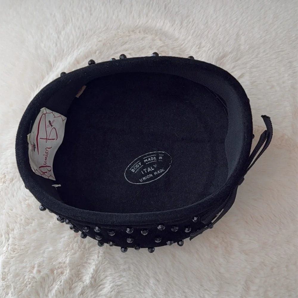 Vintage mid century elegant chic black velvety beaded pill box hat Junior B - Picture 8 of 11